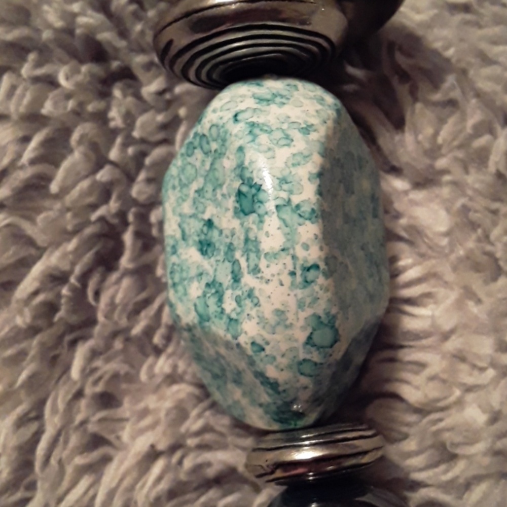 Necklace - Picture 2 of 3